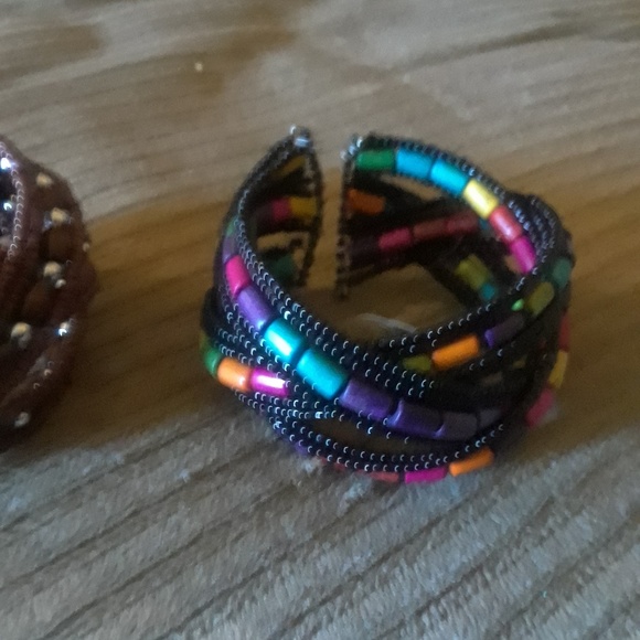 Three cuff bracelets. - Picture 2 of 5